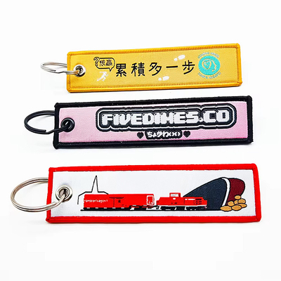Tecido de tecido personalizado bordado em branco para motocicleta Keychain bordado Anime Key Jet Tag para carro e motocicleta
