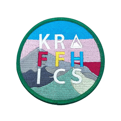 Venda a retalho de patches bordados personalizados com borda entrelaçada para roupas / chapéus / bolsas
